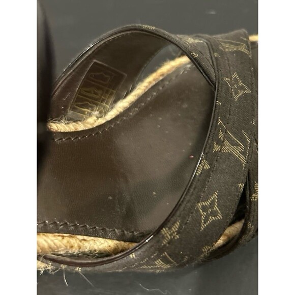 Louis Vuitton Monogram Shoes - Picture 9 of 12